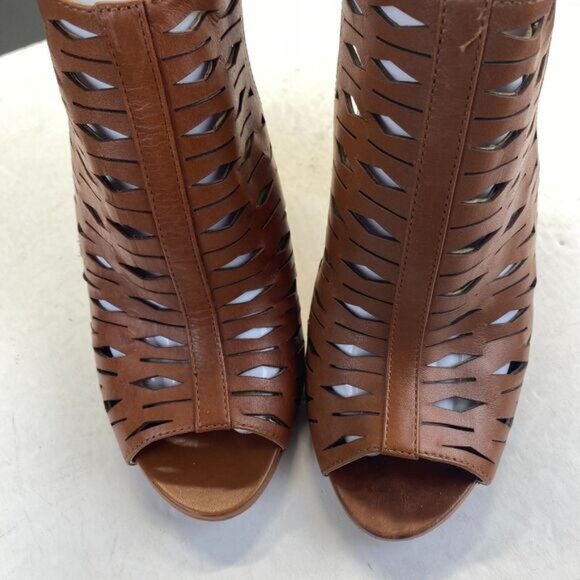 Karl Lagerfeld Rennes Laser Cut Caged Block Leather Peep Toe Buckle Heels 7.5 M - Picture 9 of 13